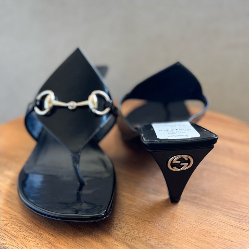 GUCCI MARIAME LEATHER BIT THONG SANDALS
